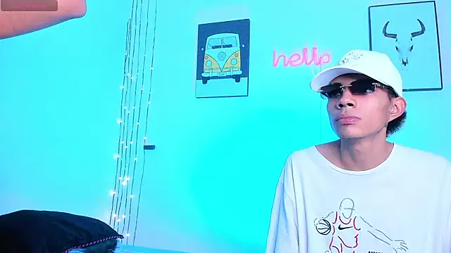 Snapshot of candyandmarilyn chatting on 12/14/25, 09:19 candyandmarilyn online show from 12/14/25, 09:19