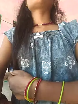 Snapshot of Eshna_Dabral chatting on 09/25/25, 04:38 Eshna Dabral online show from 09/25/25, 04:38