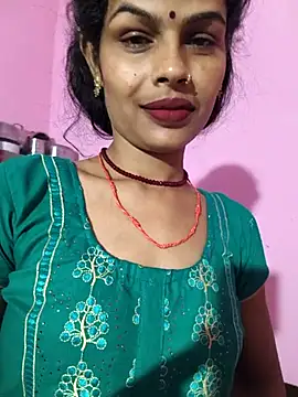 Snapshot of Eshna_Dabral chatting on 10/26/25, 01:11 Eshna Dabral online show from 10/26/25, 01:11