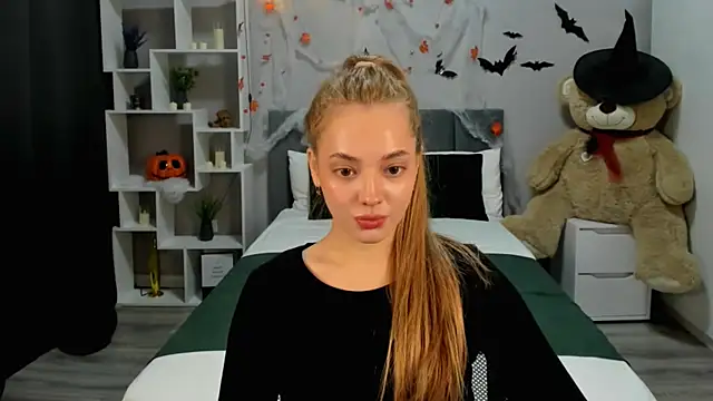 MelanieAlves online show from 11/05/25, 06:08