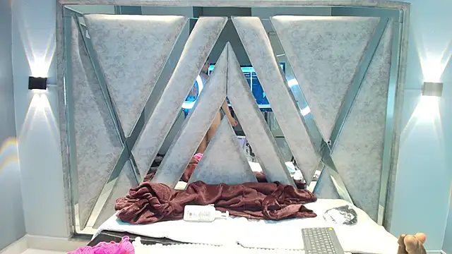 Snapshot of Elaine87_ chatting on 11/02/25, 10:50 Elaine87 online show from 11/02/25, 10:50