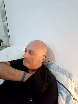 Alexis Bull online show from 11/12/25, 04:40