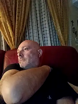Snapshot of Alexis_Bull chatting on 04/25/26, 10:51 Alexis Bull online show from 04/25/26, 10:51