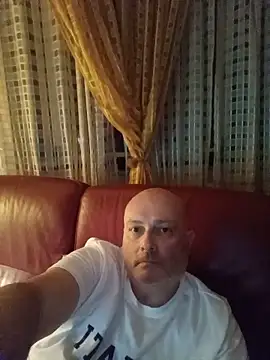 Snapshot of Alexis_Bull chatting on 05/26/26, 10:39 Alexis Bull online show from 05/26/26, 10:39