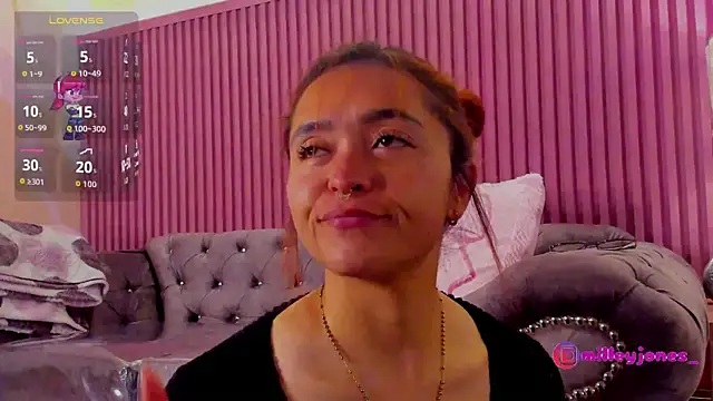 Snapshot of MilleyJones chatting on 03/23/26, 12:53 MilleyJones online show from 03/23/26, 12:53