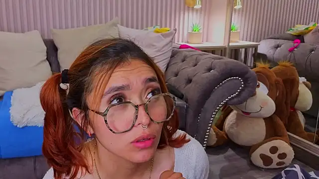 Snapshot of MilleyJones chatting on 04/11/26, 08:57 MilleyJones online show from 04/11/26, 08:57