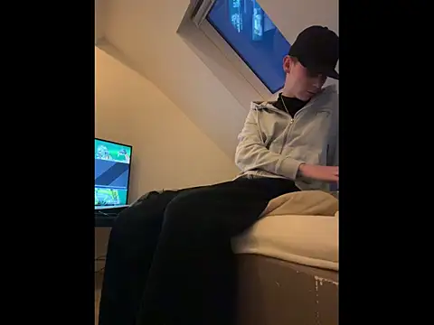 Snapshot of colar55x chatting on 02/05/26, 05:06 colar55x online show from 02/05/26, 05:06