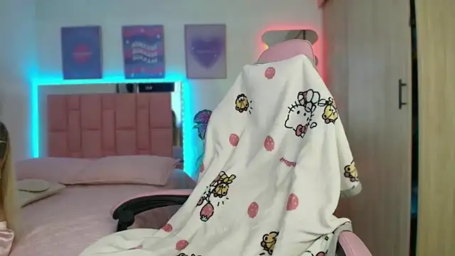 lunesweet online show from 09/27/25, 09:20