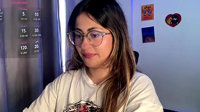 Snapshot of emma__bell_ chatting on 09/13/25, 12:49 emma bell online show from 09/13/25, 12:49