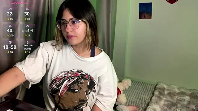 Snapshot of emma__bell_ chatting on 09/25/25, 12:58 emma bell online show from 09/25/25, 12:58