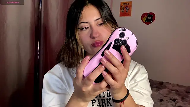 Snapshot of emma__bell_ chatting on 09/29/25, 01:38 emma bell online show from 09/29/25, 01:38