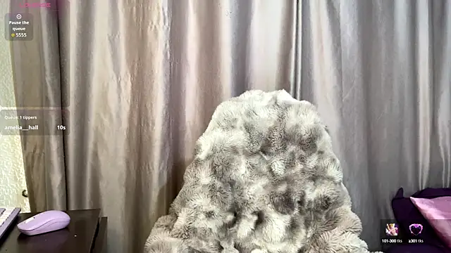 Snapshot of emma__bell_ chatting on 10/02/25, 04:25 emma bell online show from 10/02/25, 04:25