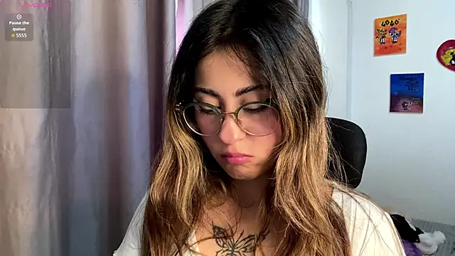 Snapshot of emma__bell_ chatting on 10/08/25, 09:12 emma bell online show from 10/08/25, 09:12