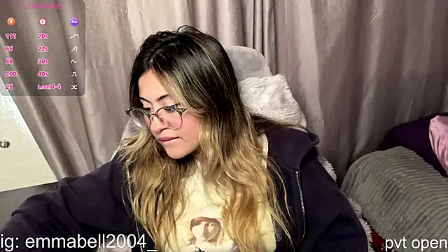 Snapshot of emma__bell_ chatting on 12/14/25, 09:19 emma bell online show from 12/14/25, 09:19