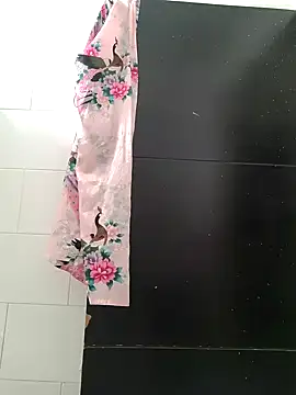 Snapshot of Yuli_Mars chatting on 11/08/25, 04:07 Yuli Mars online show from 11/08/25, 04:07