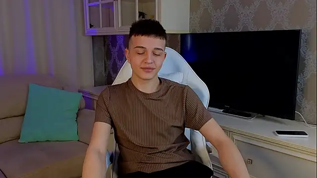 claus boy online show from 03/19/25, 08:34