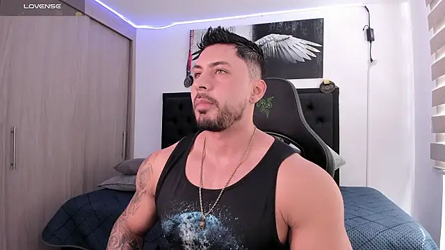 santi aesthetic online show from 02/03/26, 02:44