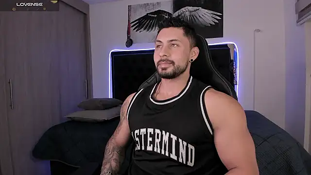 Snapshot of santi_aesthetic chatting on 03/14/26, 12:28 santi aesthetic online show from 03/14/26, 12:28