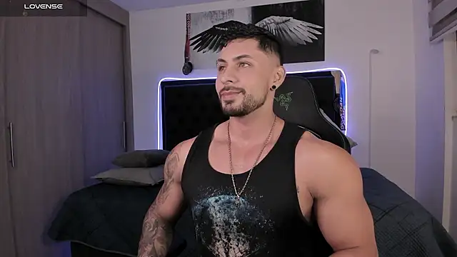 Snapshot of santi_aesthetic chatting on 03/15/26, 01:22 santi aesthetic online show from 03/15/26, 01:22