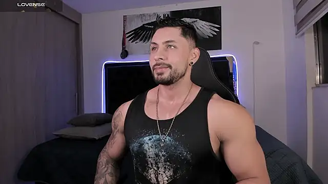 Snapshot of santi_aesthetic chatting on 03/20/26, 12:37 santi aesthetic online show from 03/20/26, 12:37