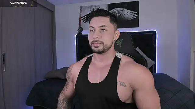 Snapshot of santi_aesthetic chatting on 05/11/26, 03:34 santi aesthetic online show from 05/11/26, 03:34