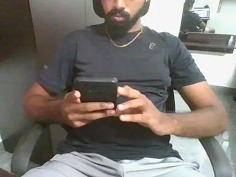 lovelyakash69 online show from 10/03/25, 04:09