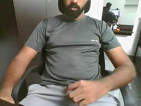 Snapshot of lovelyakash69 chatting on 11/24/25, 04:34 lovelyakash69 online show from 11/24/25, 04:34