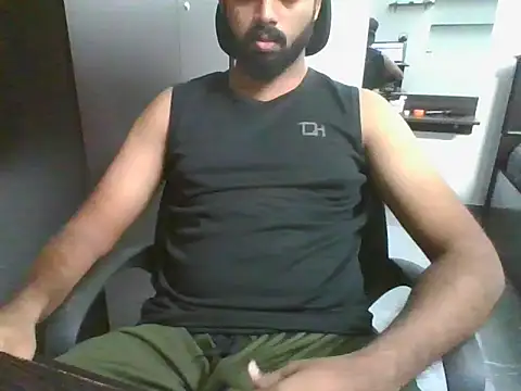 Snapshot of lovelyakash69 chatting on 12/16/25, 04:28 lovelyakash69 online show from 12/16/25, 04:28