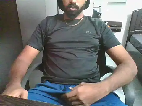 Snapshot of lovelyakash69 chatting on 12/18/25, 07:47 lovelyakash69 online show from 12/18/25, 07:47