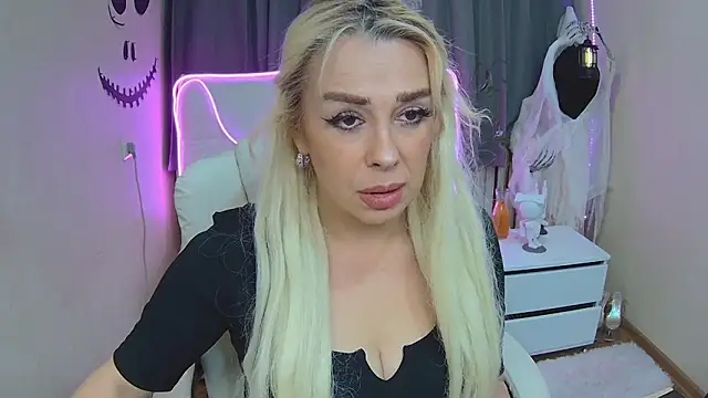 KatrinaCharm online show from 10/11/25, 12:15