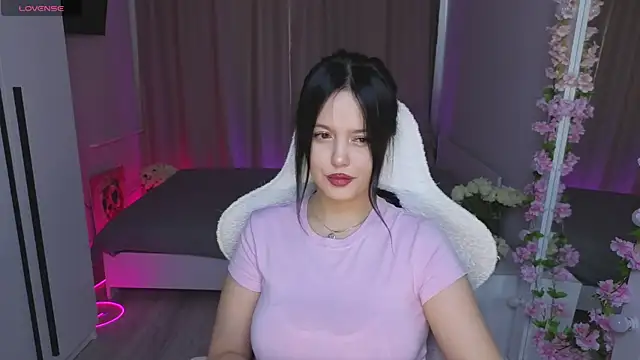 Betty  Davvis online show from 10/06/25, 01:52