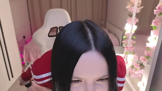 Betty  Davvis online show from 11/23/25, 02:50