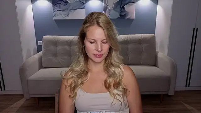 Snapshot of MelanieBennett chatting on 09/16/25, 06:14 MelanieBennett online show from 09/16/25, 06:14