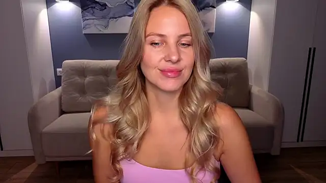 Snapshot of MelanieBennett chatting on 10/03/25, 06:10 MelanieBennett online show from 10/03/25, 06:10