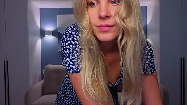 Snapshot of MelanieBennett chatting on 07/14/26, 10:21 MelanieBennett online show from 07/14/26, 10:21