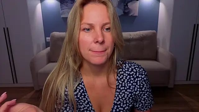 Snapshot of MelanieBennett chatting on 07/16/26, 09:26 MelanieBennett online show from 07/16/26, 09:26