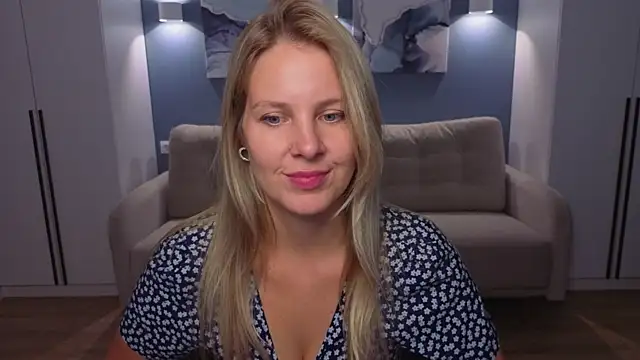 Snapshot of MelanieBennett chatting on 07/19/26, 08:51 MelanieBennett online show from 07/19/26, 08:51