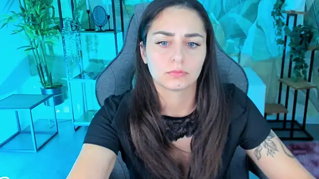 ValeriiMills online show from 10/10/25, 02:38