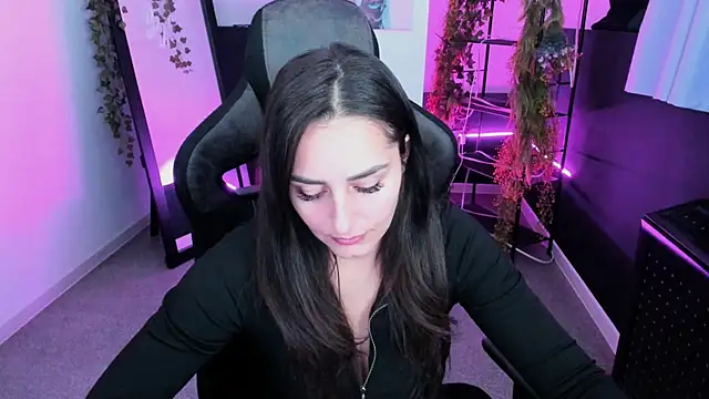 ValeriiMills online show from 10/29/25, 02:41