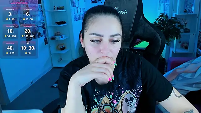 Snapshot of ValeriiMills chatting on 03/26/26, 10:04 ValeriiMills online show from 03/26/26, 10:04