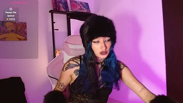 Snapshot of SharaRoss1 chatting on 11/04/25, 03:38 SharaRoss1 online show from 11/04/25, 03:38