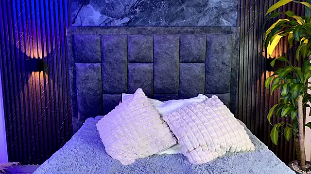 Lenna s online show from 09/19/25, 10:10