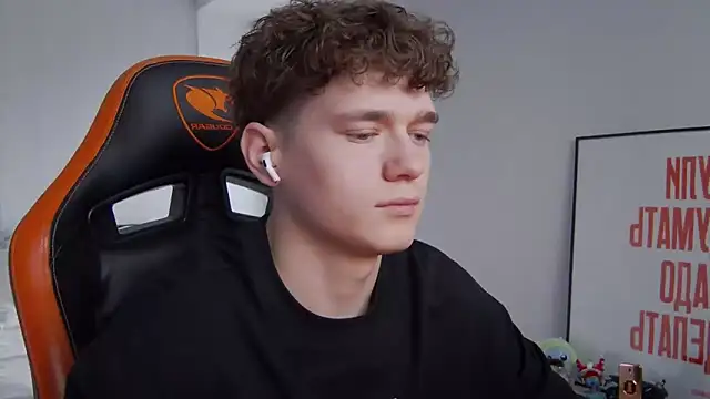 DanyDavis online show from 11/21/25, 10:58