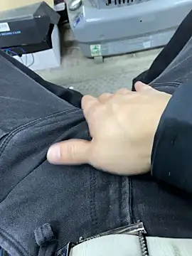 Snapshot of m4m4m4m chatting on 11/21/25, 08:24 m4m4m4m online show from 11/21/25, 08:24