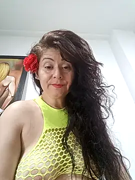 Snapshot of lunadicty chatting on 02/21/25, 01:11 lunadicty online show from 02/21/25, 01:11