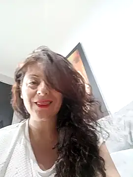 Snapshot of lunadicty chatting on 03/11/25, 11:26 lunadicty online show from 03/11/25, 11:26