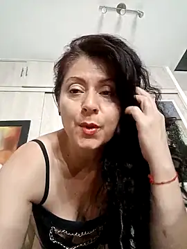 Snapshot of lunadicty chatting on 04/24/26, 04:59 lunadicty online show from 04/24/26, 04:59