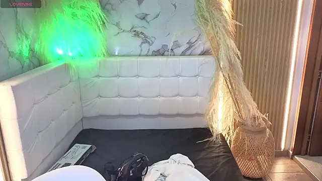 Cerecitaa02  online show from 04/17/26, 01:19