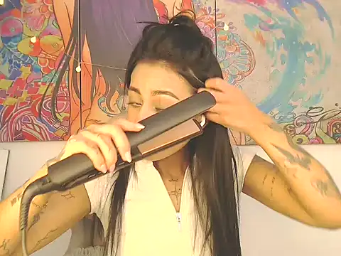 Snapshot of Sweetcandy18_Little chatting on 11/24/25, 01:16 Sweetcandy18 Little online show from 11/24/25, 01:16