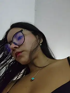 Pretty roxxyy online show from 11/11/25, 12:16